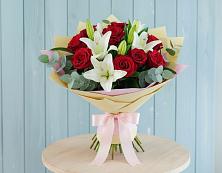 Букет цветов из:  Лилии и Розы в Денежниково