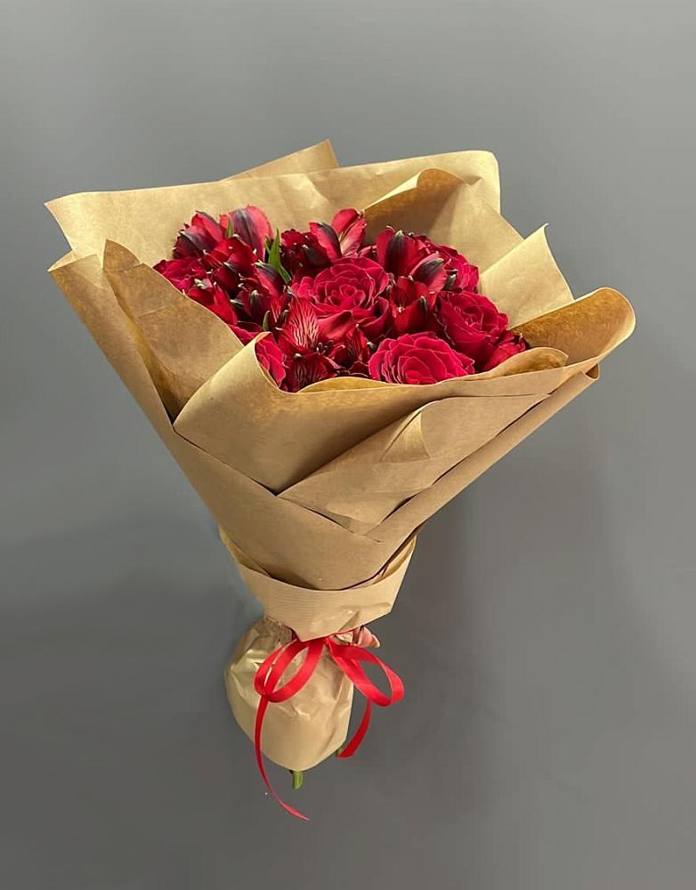 Букет цветов из: Альстромерии и Розы в Денежниково