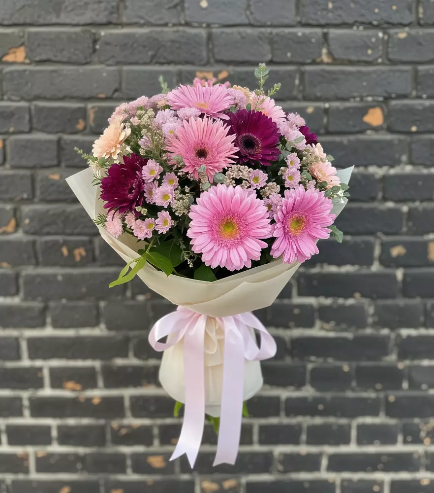 Букет цветов из: Герберы и Хризантемы в Денежниково