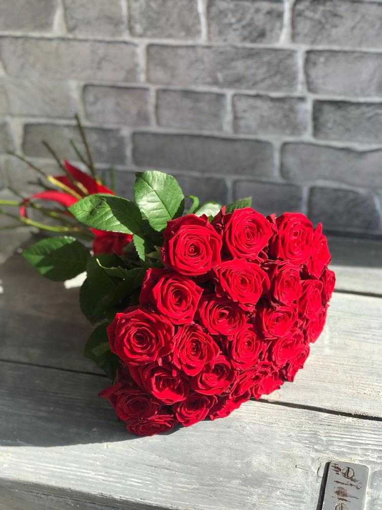 Букет Красные розы Фридом в Денежниково