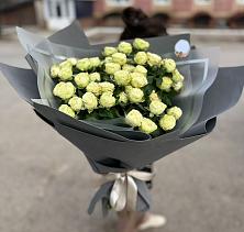 Букет Белые кустовые розы Солинеро в Денежниково