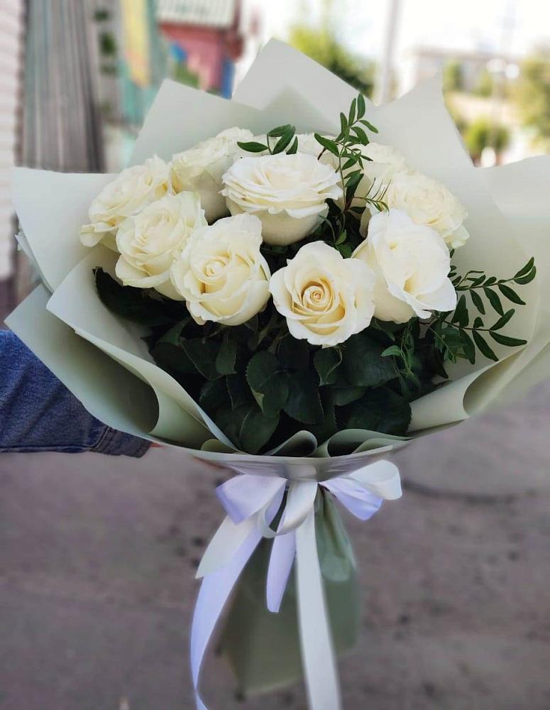 Букет Белые розы Проуд в Денежниково