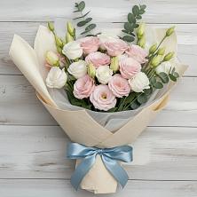 Букет цветов из:  Лизиантусы в Денежниково