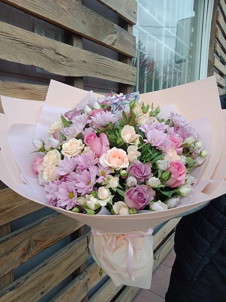 Букет цветов из: Розы и Хризантемы в Денежниково