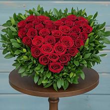 Цветочная композиция из Розы в виде сердца в Денежниково