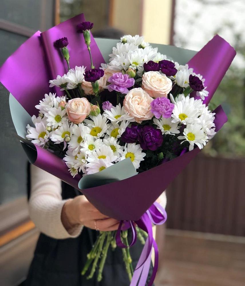 Букет цветов из: Хризантемы, Гвоздики и Розы в Денежниково