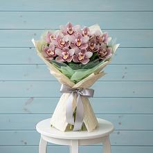 Букет цветов из:  Орхидеи и Розы в Денежниково