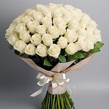 Букет 101 беля роза Белоснежка в Денежниково
