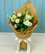 Букет цветов из:  Хризантемы и Лизиантусы в Денежниково