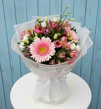 Букет цветов из:  Герберы, Альстромерии и Лизиантусы в Денежниково