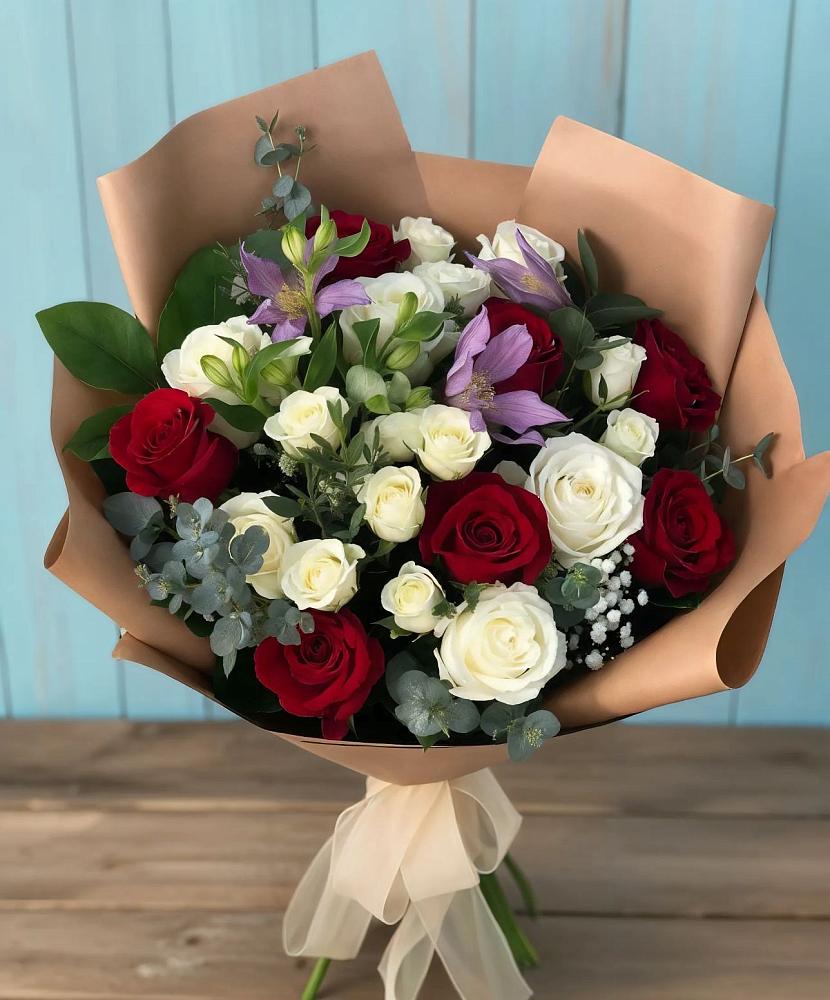 Букет цветов из: Розы и Альстромерии в Денежниково