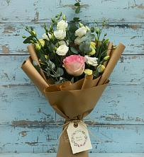 Букет цветов из:  Розы и Лизиантусы в Денежниково